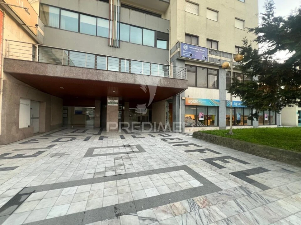 Loja para Venda em Braga (Maximinos, Sé e Cividade) Foto 6