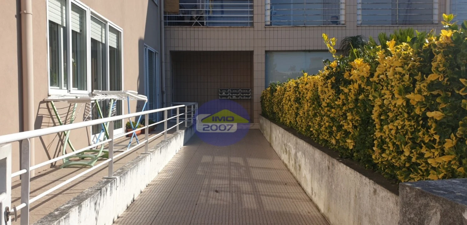 Apartamento T2 para Venda em Grijó e Sermonde Foto 1