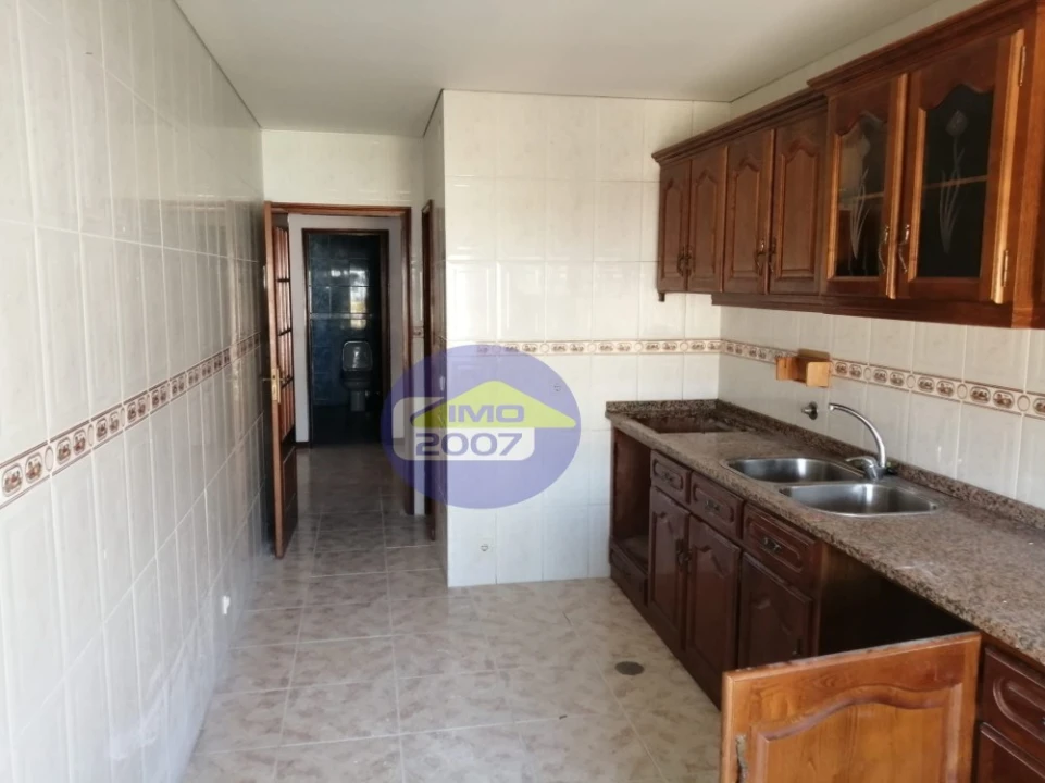 Apartamento T2 para Venda em Grijó e Sermonde Foto 3