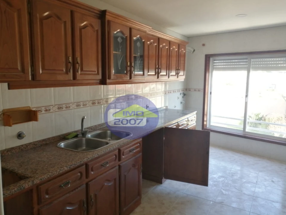 Apartamento T2 para Venda em Grijó e Sermonde Foto 4