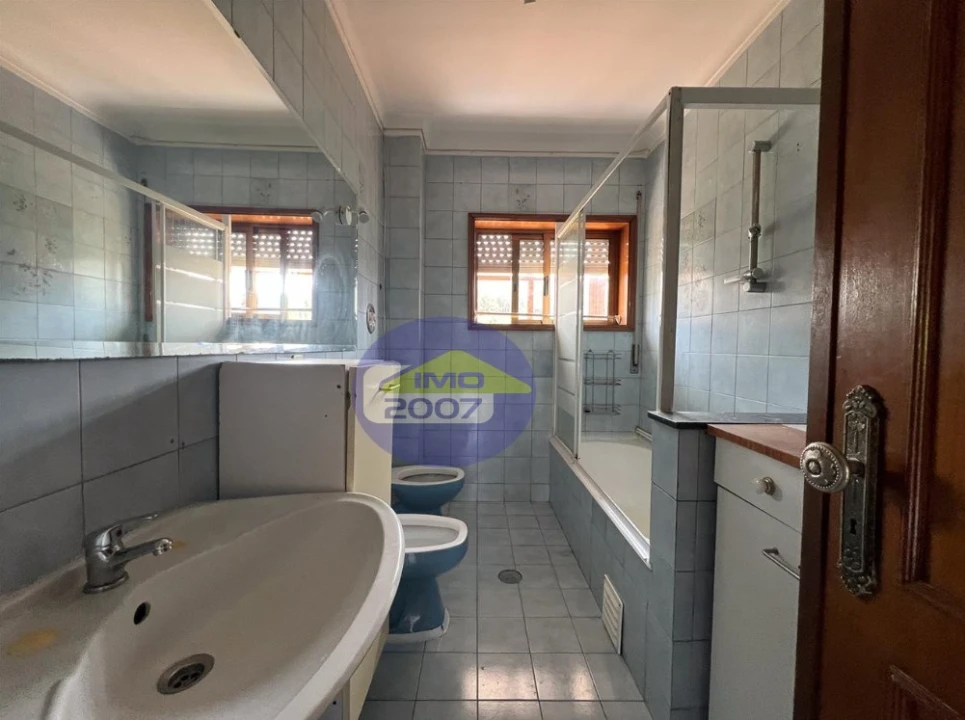 Apartamento T3 para Venda em Serzedo e Perosinho Foto 11