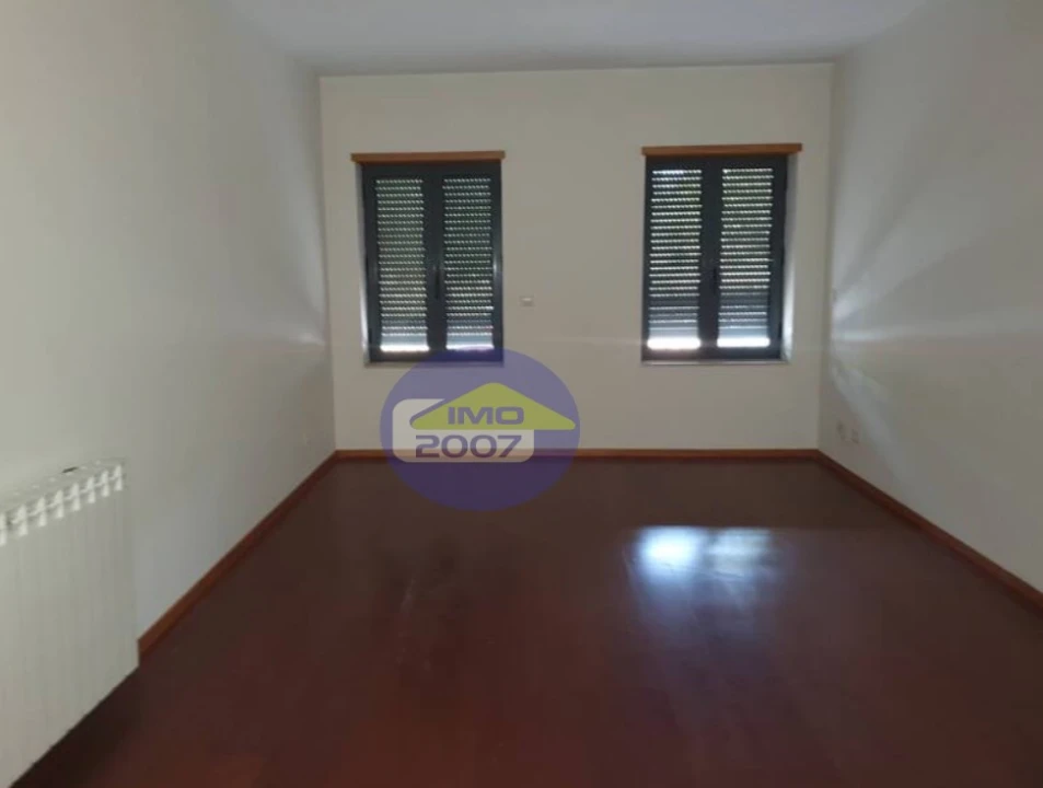 Apartamento T3 para Venda em Oliveira do Douro Foto 5