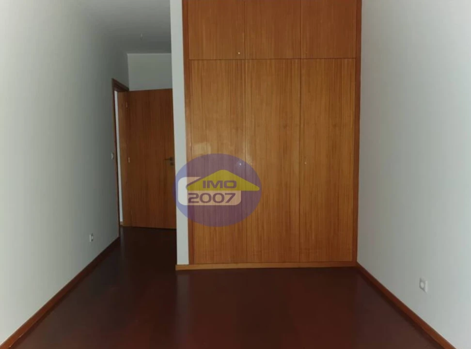 Apartamento T3 para Venda em Oliveira do Douro Foto 6