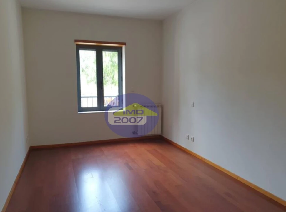 Apartamento T3 para Venda em Oliveira do Douro Foto 7