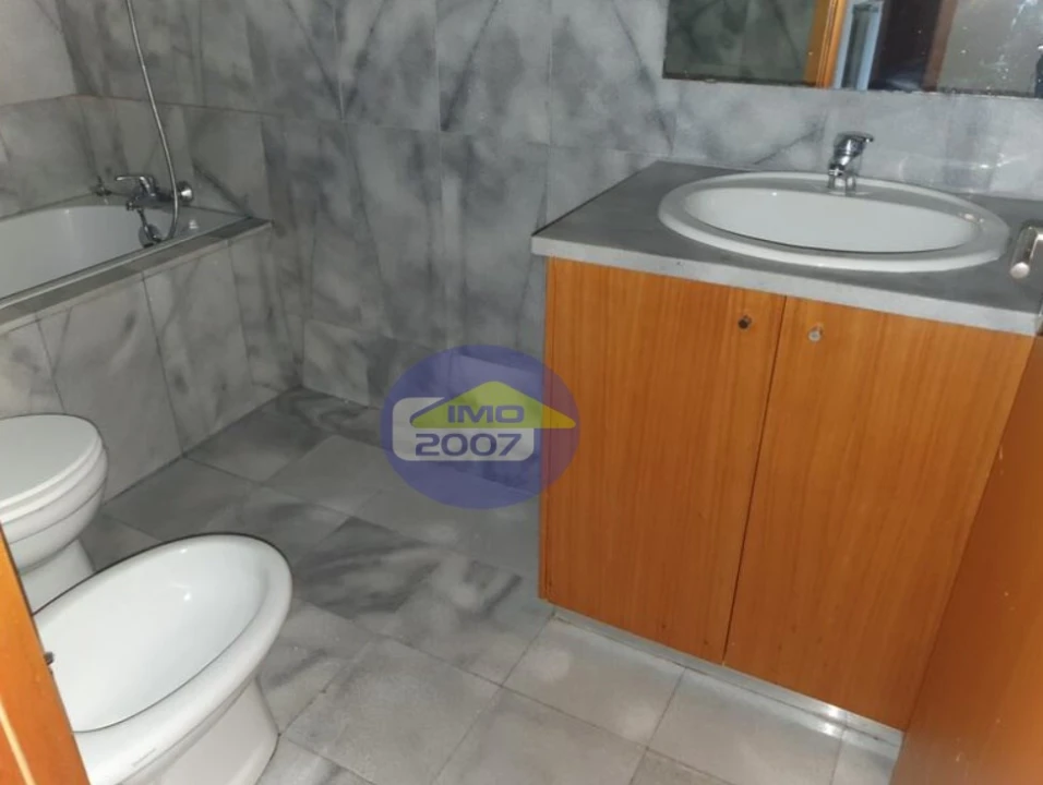 Apartamento T3 para Venda em Oliveira do Douro Foto 13