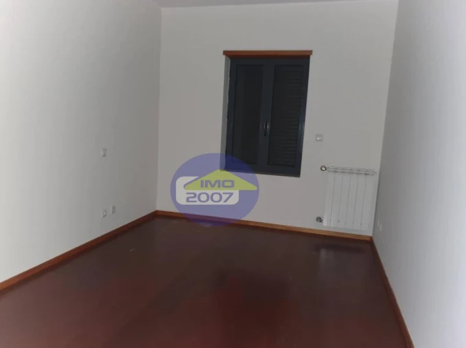 Apartamento T3 para Venda em Oliveira do Douro Foto 9