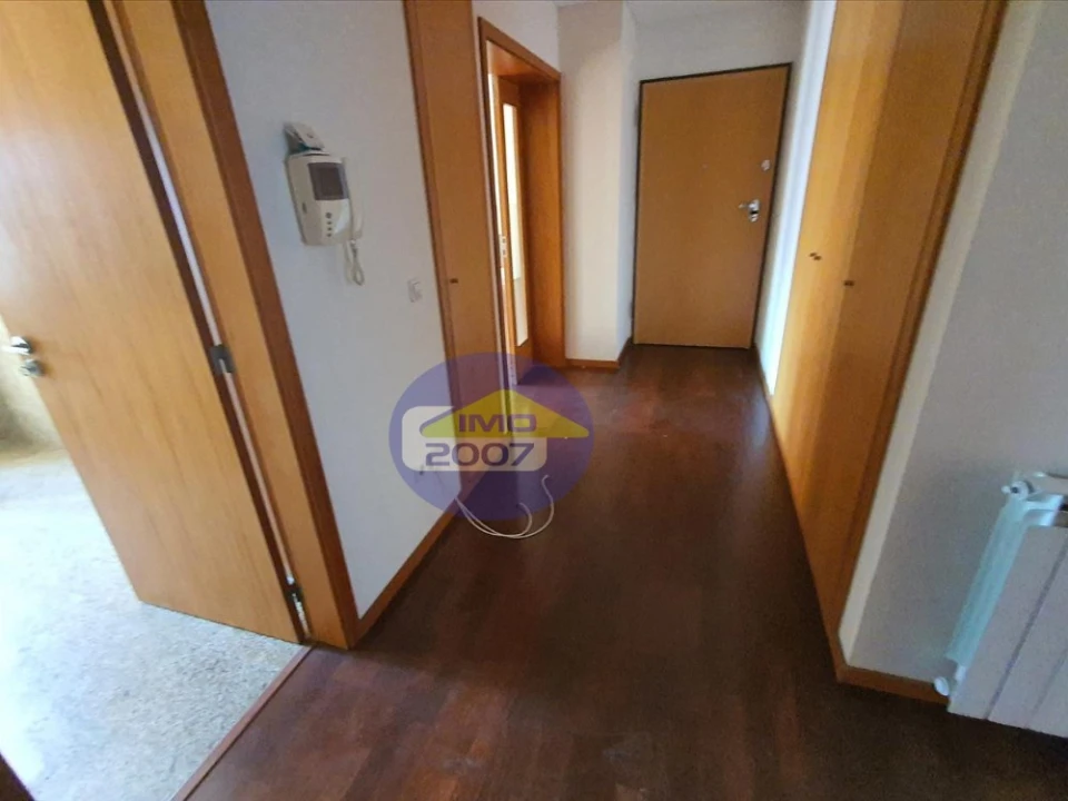 Apartamento T4 para Venda em Oliveira do Douro Foto 8