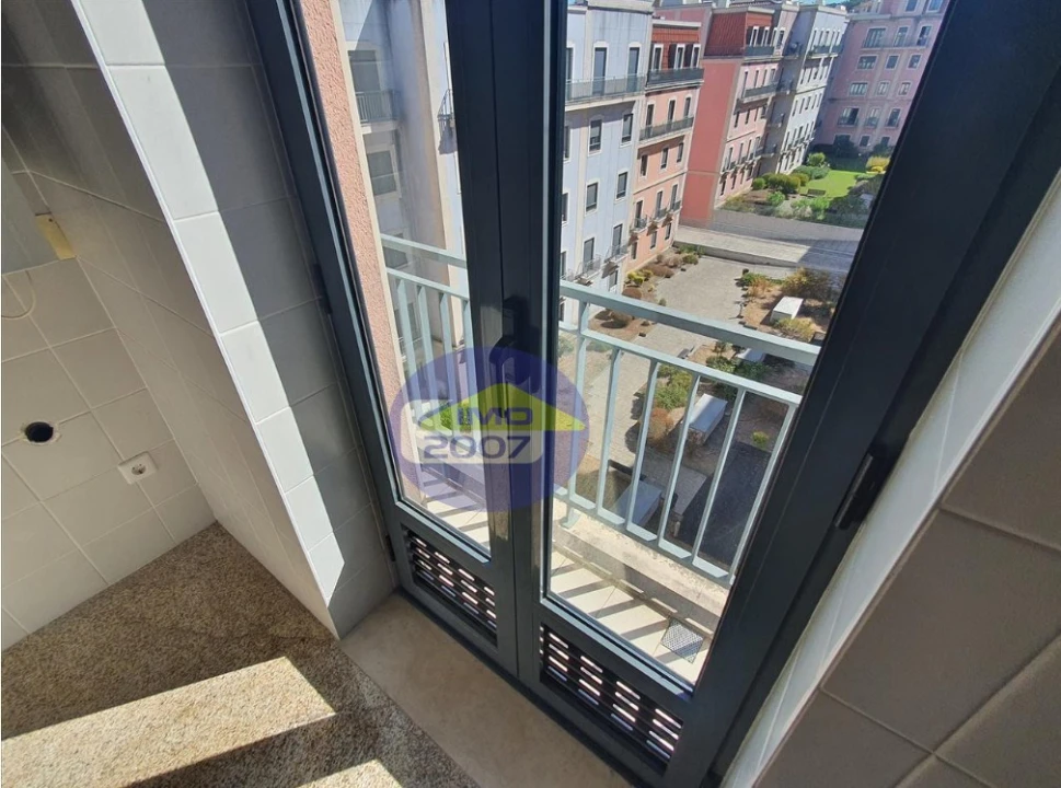 Apartamento T4 para Venda em Oliveira do Douro Foto 9