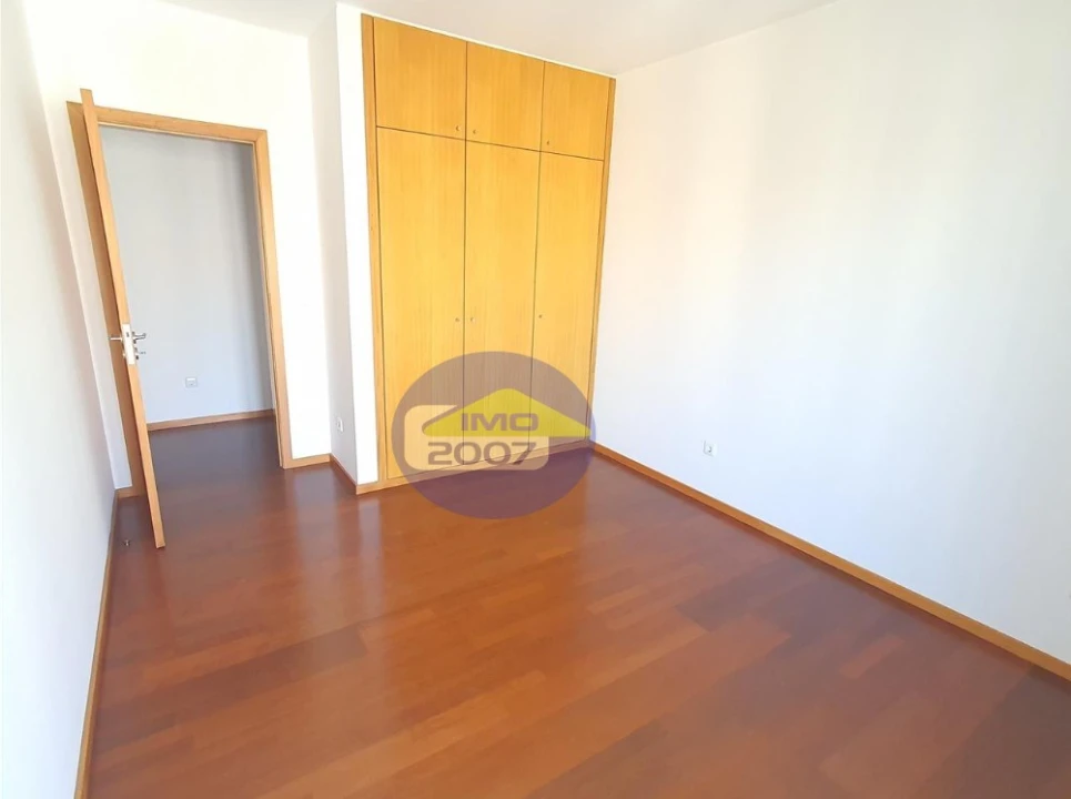 Apartamento T4 para Venda em Oliveira do Douro Foto 15