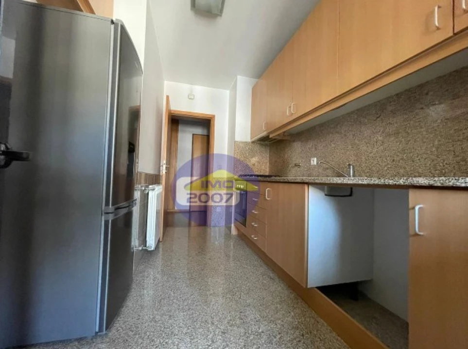 Apartamento T2 para Venda em Oliveira do Douro Foto 3