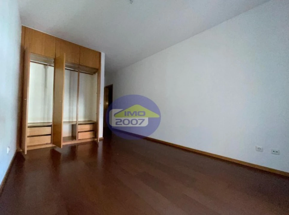 Apartamento T2 para Venda em Oliveira do Douro Foto 13