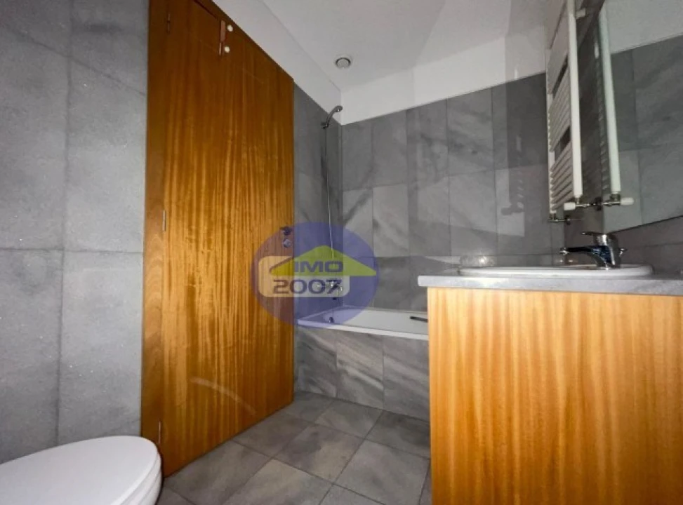 Apartamento T2 para Venda em Oliveira do Douro Foto 17