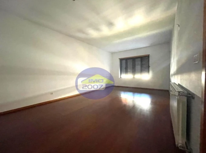 Apartamento T2 para Venda em Oliveira do Douro Foto 7