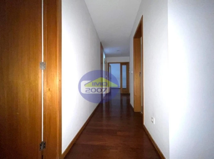 Apartamento T2 para Venda em Oliveira do Douro Foto 15