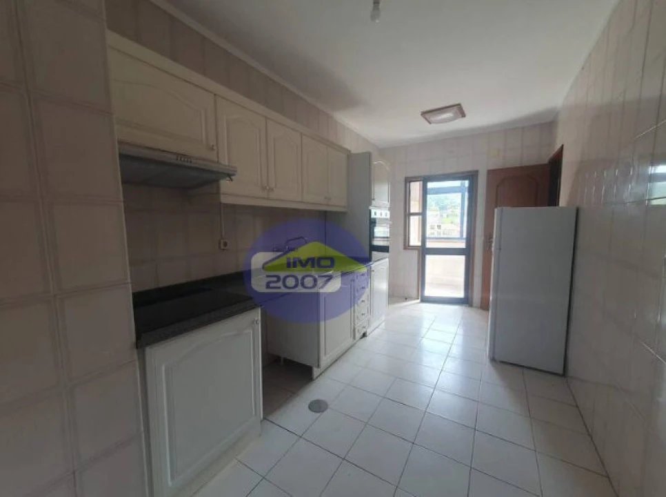 Apartamento T2 para Venda em Oliveira do Douro Foto 2