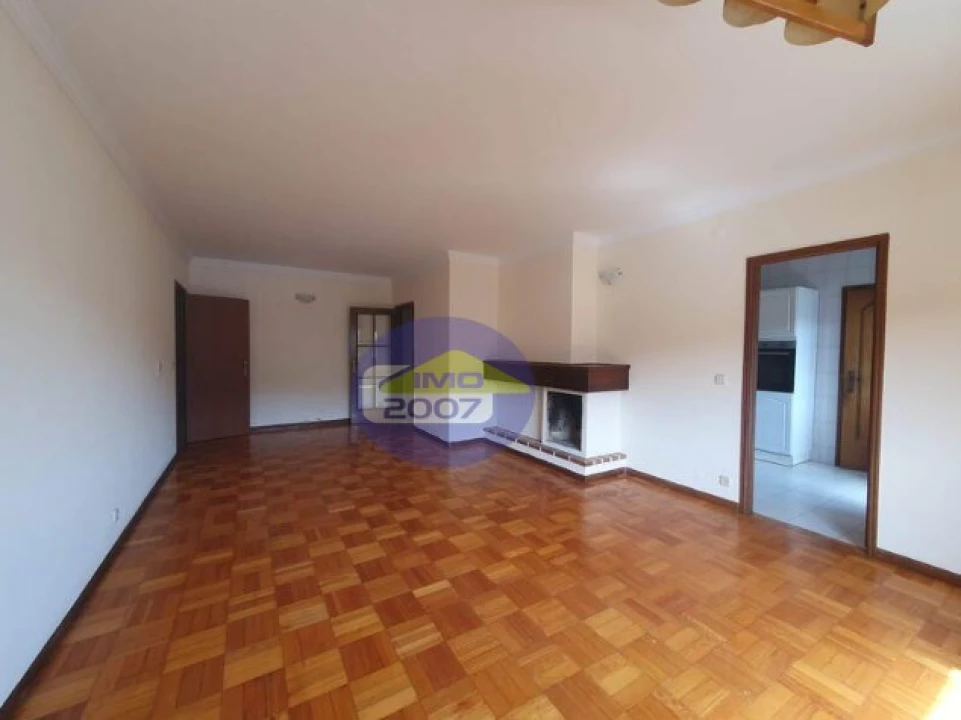 Apartamento T2 para Venda em Oliveira do Douro Foto 3