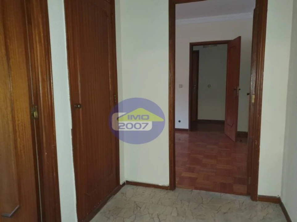 Apartamento T2 para Venda em Oliveira do Douro Foto 5
