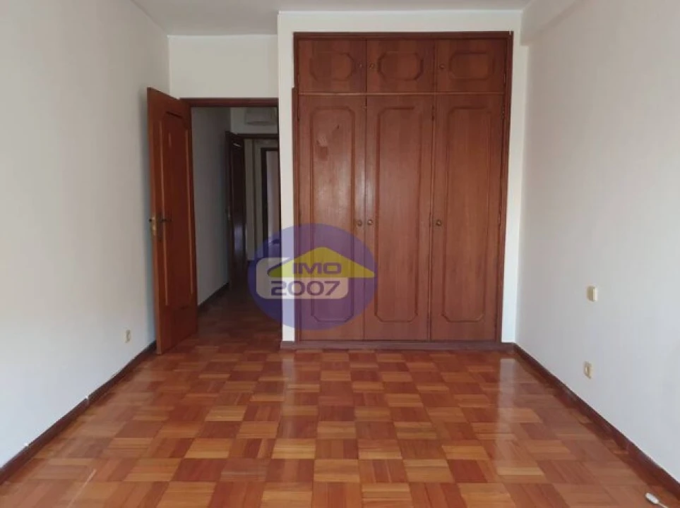 Apartamento T2 para Venda em Oliveira do Douro Foto 8