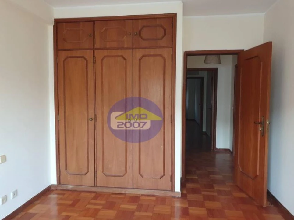 Apartamento T2 para Venda em Oliveira do Douro Foto 11