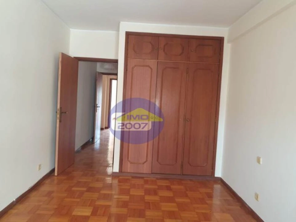Apartamento T2 para Venda em Oliveira do Douro Foto 12