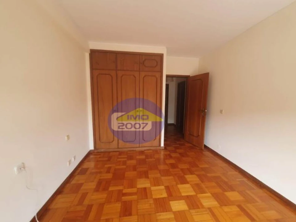 Apartamento T2 para Venda em Oliveira do Douro Foto 13