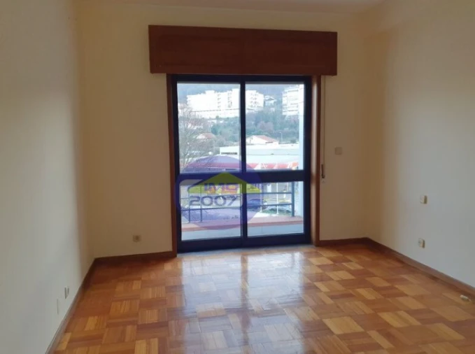 Apartamento T2 para Venda em Oliveira do Douro Foto 9