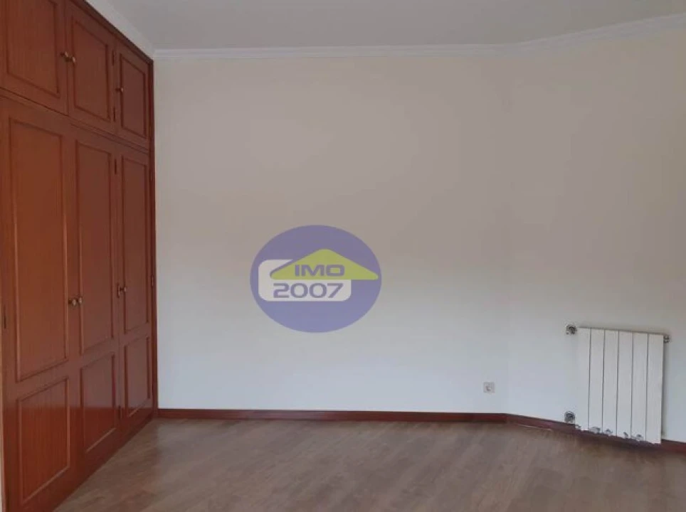 Apartamento T3 para Venda em Oliveira do Douro Foto 8