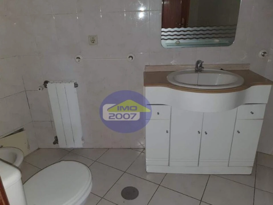 Apartamento T3 para Venda em Oliveira do Douro Foto 11