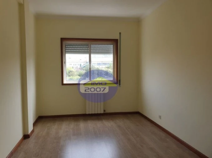 Apartamento T3 para Venda em Oliveira do Douro Foto 5