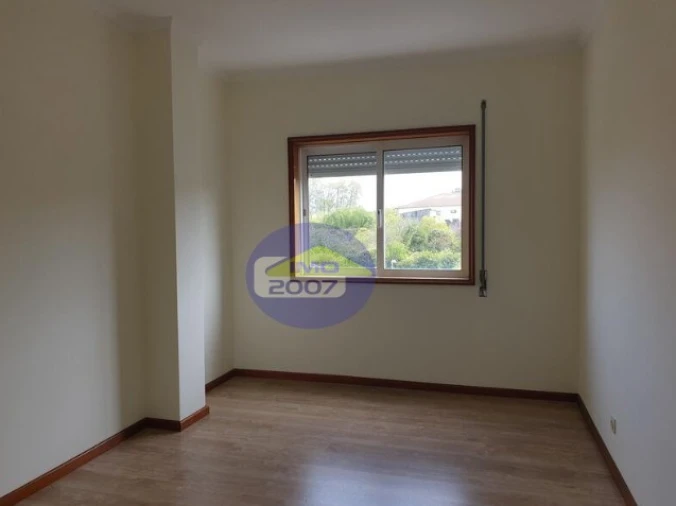Apartamento T3 para Venda em Oliveira do Douro Foto 7