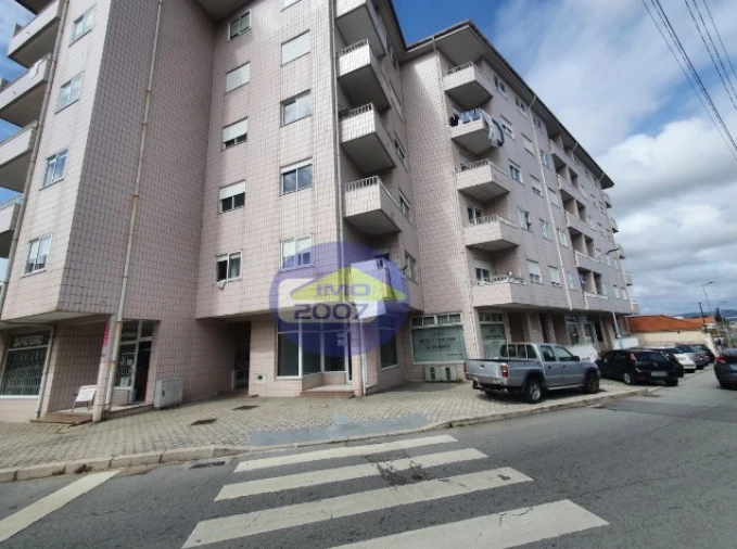 Apartamento T3 para Venda em Oliveira do Douro Foto 14