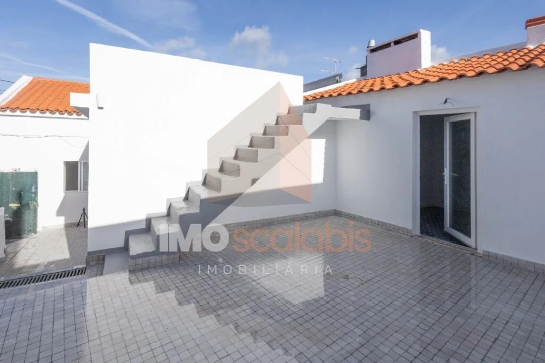 Moradia T3 para Venda em Vale de Santarem Foto 6