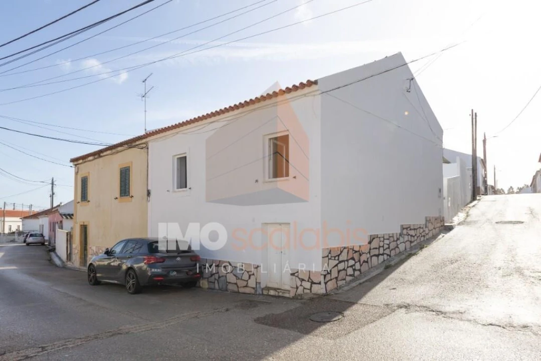 Moradia T3 para Venda em Vale de Santarem Foto 2