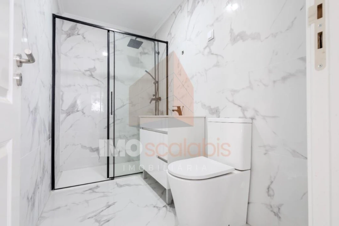 Moradia T3 para Venda em Vale de Santarem Foto 12