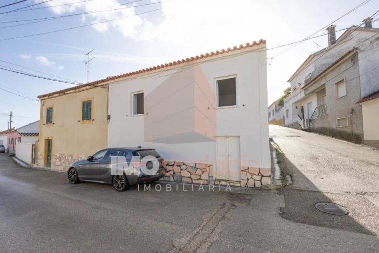 Moradia T3 para Venda em Vale de Santarem Foto 3