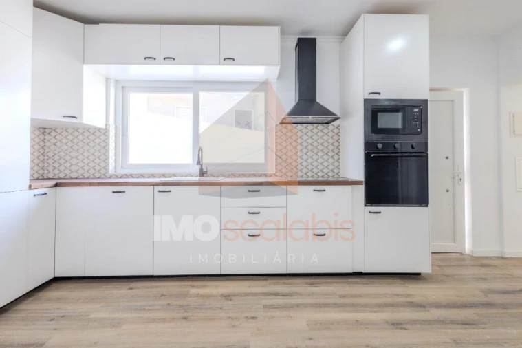 Moradia T3 para Venda em Vale de Santarem Foto 9