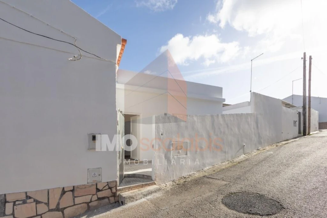 Moradia T3 para Venda em Vale de Santarem Foto 4