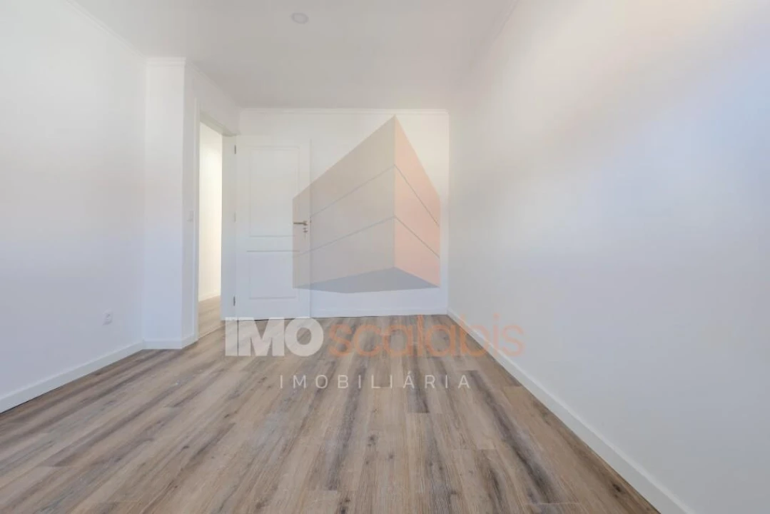 Moradia T3 para Venda em Vale de Santarem Foto 19