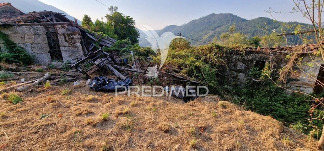 Moradia T4 para Venda em Rio Caldo Foto 2