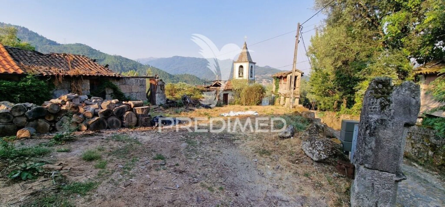 Moradia T4 para Venda em Rio Caldo Foto 4