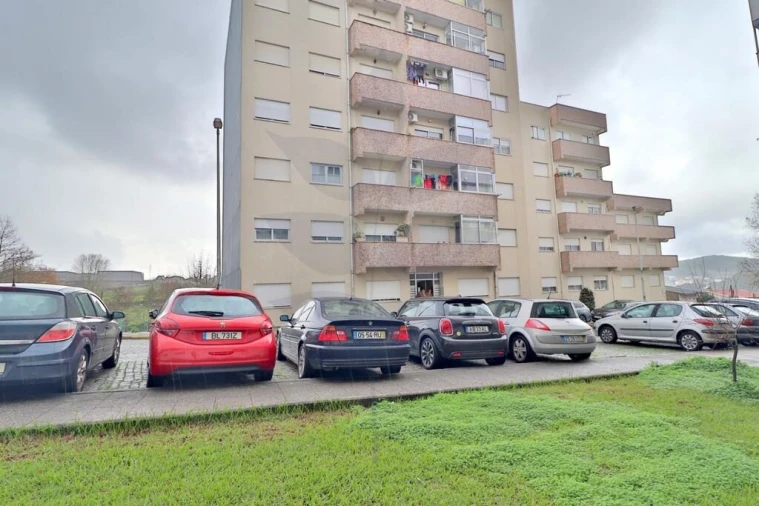 Apartamento T2 para Venda em Braga (Maximinos, Sé e Cividade) Foto 24