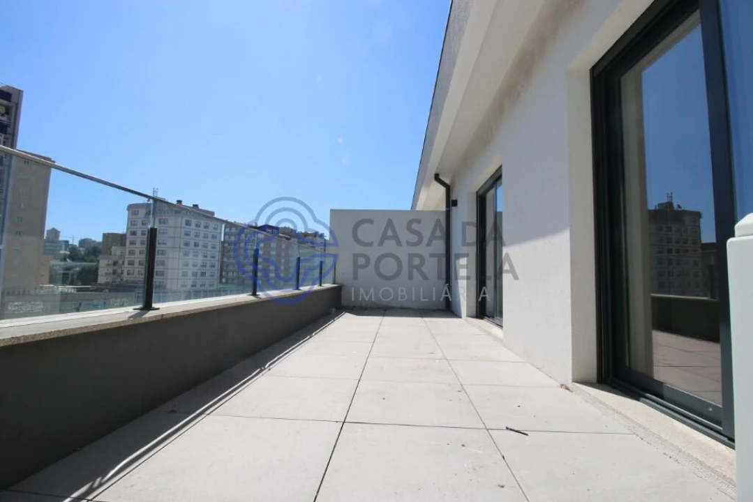 Apartamento T5 para Venda em Mafamude e Vilar do Paraíso Foto 37