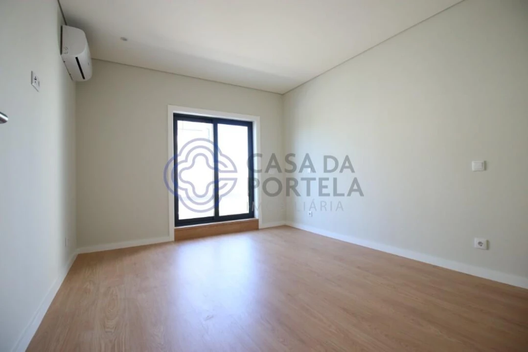 Apartamento T5 para Venda em Mafamude e Vilar do Paraíso Foto 41