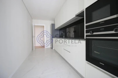 Apartamento T5 para Venda em Mafamude e Vilar do Paraíso