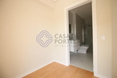 Apartamento T5 para Venda em Mafamude e Vilar do Paraíso