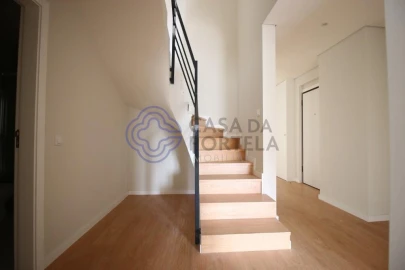 Apartamento T5 para Venda em Mafamude e Vilar do Paraíso