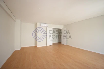 Apartamento T5 para Venda em Mafamude e Vilar do Paraíso
