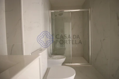 Apartamento T5 para Venda em Mafamude e Vilar do Paraíso