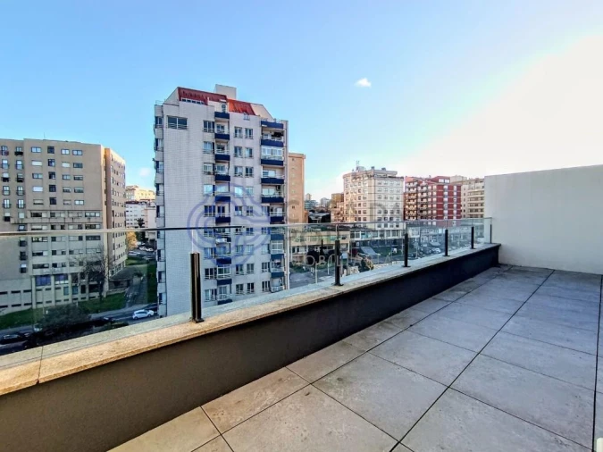 Apartamento T5 para Venda em Mafamude e Vilar do Paraíso Foto 29