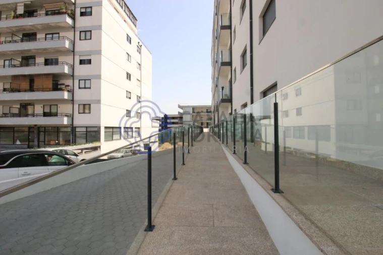 Apartamento T5 para Venda em Mafamude e Vilar do Paraíso Foto 4